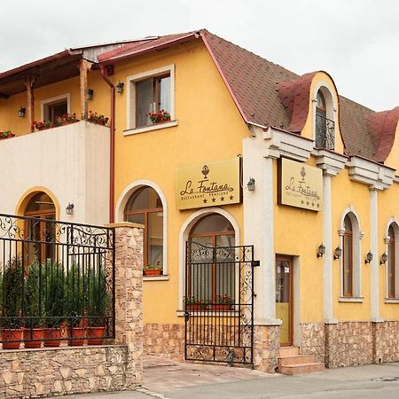 Pension La Fontana Μπάια Μάρε Εξωτερικό φωτογραφία